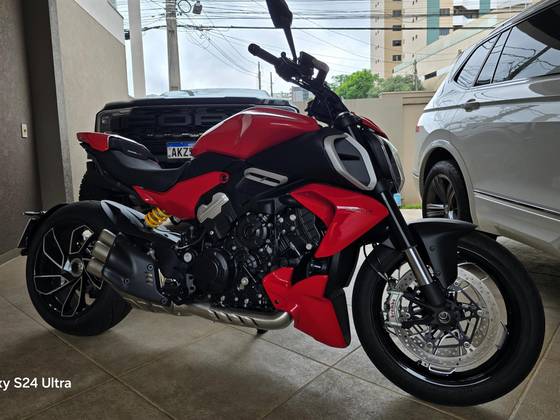 DUCATI DIAVEL V4 